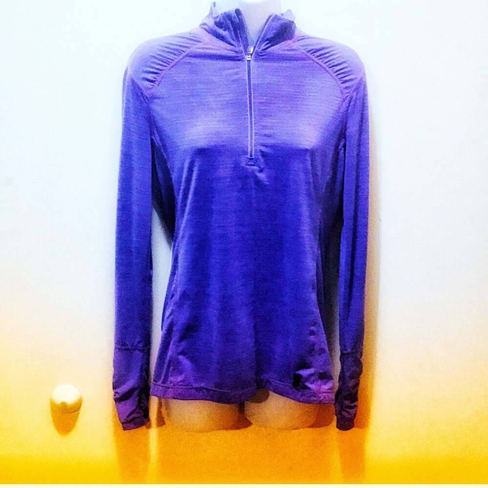 Kirkland light long sleeve in purple work out tee